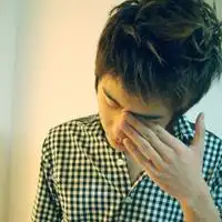 谁有这图的情侣头像谢谢