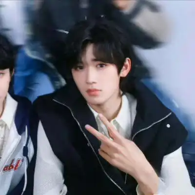 航润左航陈天润自截头像拿图评论堆糖,美图壁纸兴趣社区