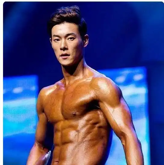 那些停止健身的肌肉男,后来都怎么样了网友感慨和路人没两样