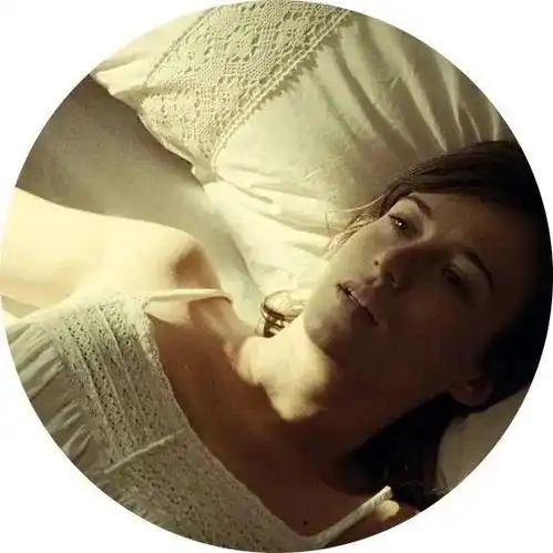 婚礼前夜,前男友发来了我们的大尺度视频