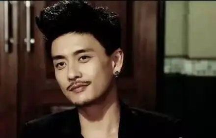 大家觉得哪个男明星最有斯文败类衣冠禽兽的感觉