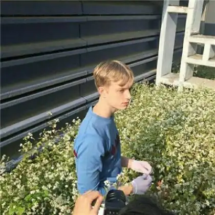 忧郁欧美男生头像,爱久了心会很累的