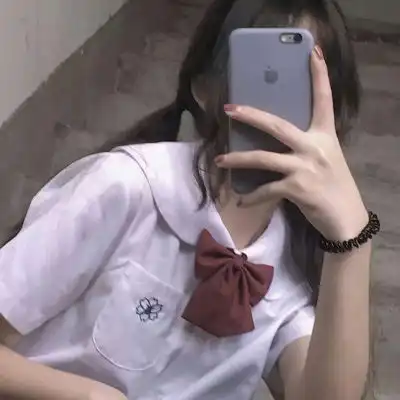 女头图片拿手机挡脸用手机挡着脸的qq女头