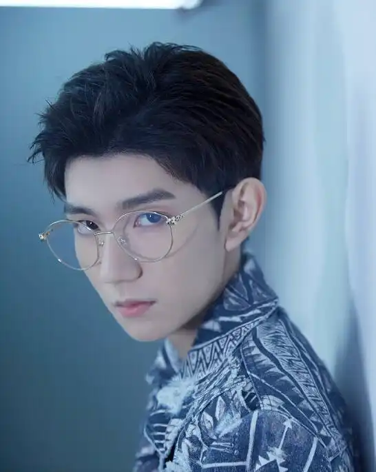 王俊凯大粉转爱肖战,王源站姐因王一博回踩,粉丝圈真的是够乱的