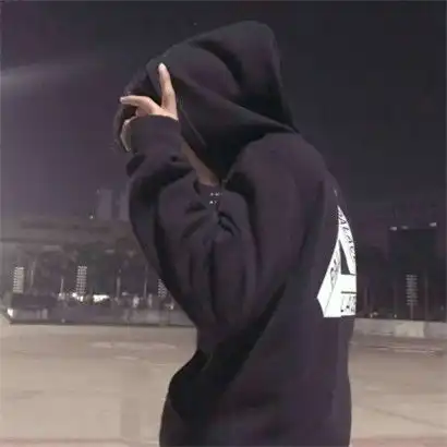 男生超酷头像,用别人做错的事惩罚自己