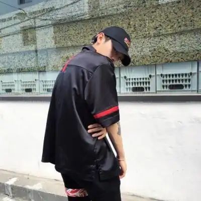 2018微信头像戴帽子的帅哥图片超拽超酷社会很单纯复杂的是人