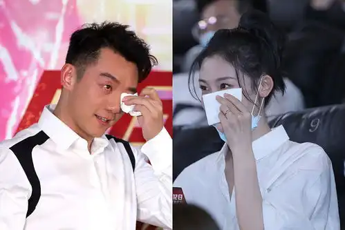 苗苗出席首映礼,穿情侣款白衬衫扎马尾辫清纯可人,郑恺眼光真好