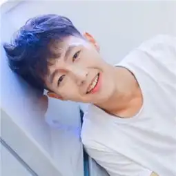 简单时尚帅气的男生头像不可一世又不堪一击