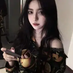 黑白头像女生冷酷霸气一组全是身穿黑衣服的好看头像