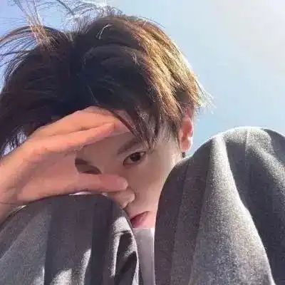 很有范的阳光帅气的男生头像沉默并非是无话可说而是一言难尽