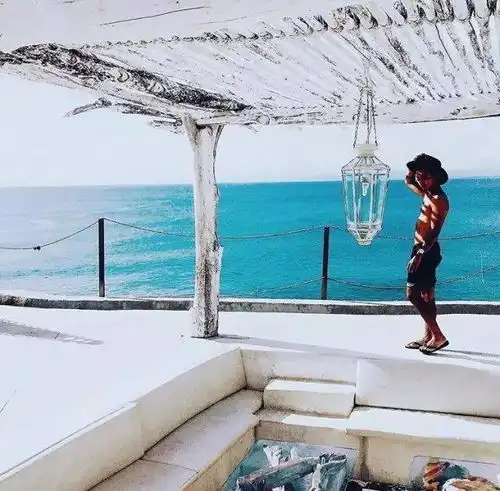 美宿pick巴厘岛网红酒店,无边泳池,漂浮早餐,悬空吊床,原始木屋......