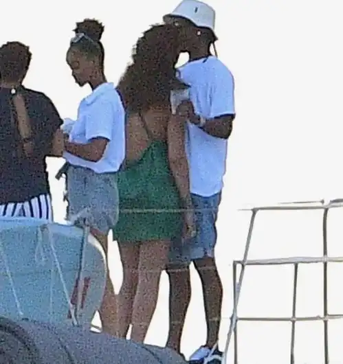 潮流在谈,勿扰日婆rocky被拍甜蜜拥吻开cp水上摩托