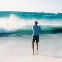 微信头像全身男生,好看的男生远景全身头像图片