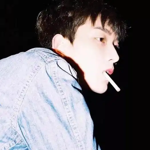 自觉与女友闺蜜保持距离的星座男