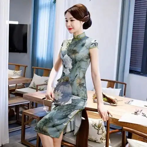 穿上属于你的百搭范儿,清新印花中式旗袍