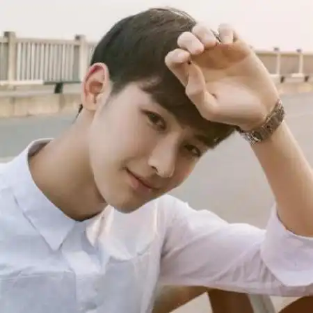 超级好看的男生头像图片,清新特时尚的帅气男生