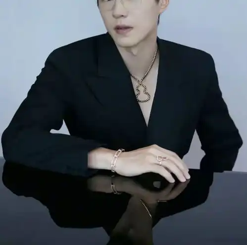 刘昊然与周冬雨闹冷战已分手男方颜值回春