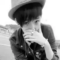 qq男生头像黑白戴帽子