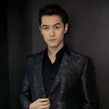 每个明星都有外号,成龙的霸气,胡歌最像大佬,而他无人能敌图片