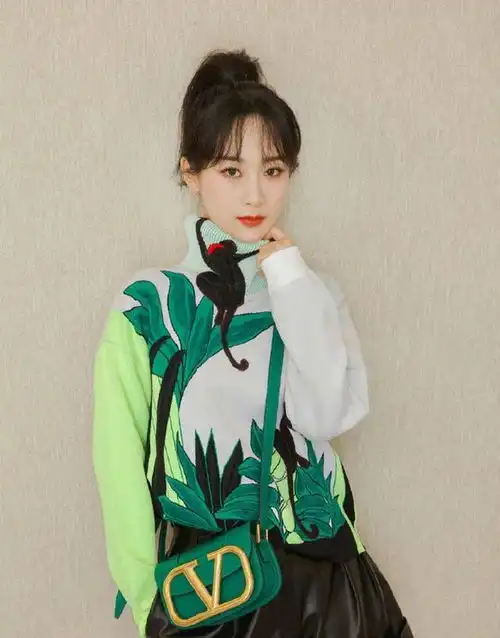 杨紫工作室律师声明,被告人秒怂回应,被调侃迪丽热巴肯定不管你