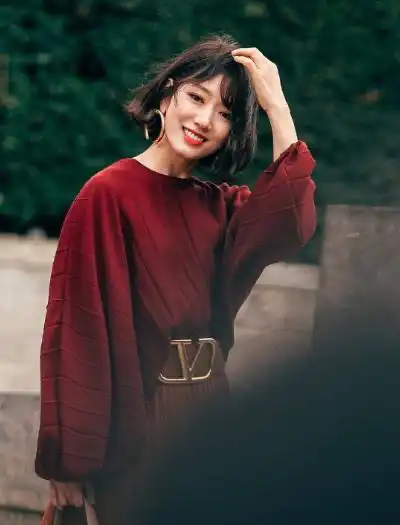 男神收割机朴信惠撞衫孙怡,在颜值上就输了,网友不忍直视啊