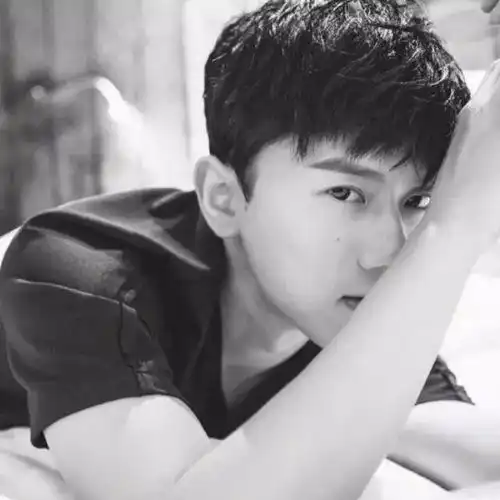 张杰头像壁纸愿你眼中总有光芒