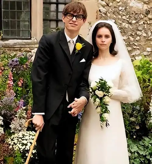 轮椅上的科学巨人,霍金21岁患病,他的3个孩子是怎么得到的