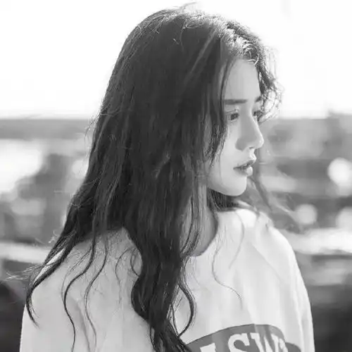 我怕靠近你后落得万劫不复,两败俱伤,还是朋友的距离刚刚好下关