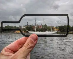 英男子用剪纸恶搞伦敦地标建筑伦敦眼变车轮