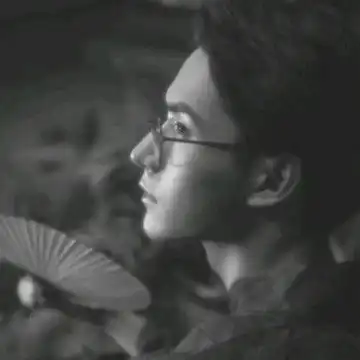 黑白头像情侣一人一张最新版情侣头像黑白一对,情侣头像图片