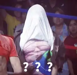 同样是掀上衣秀腹肌,吴建豪太耿直输了给他,网友这也能作假