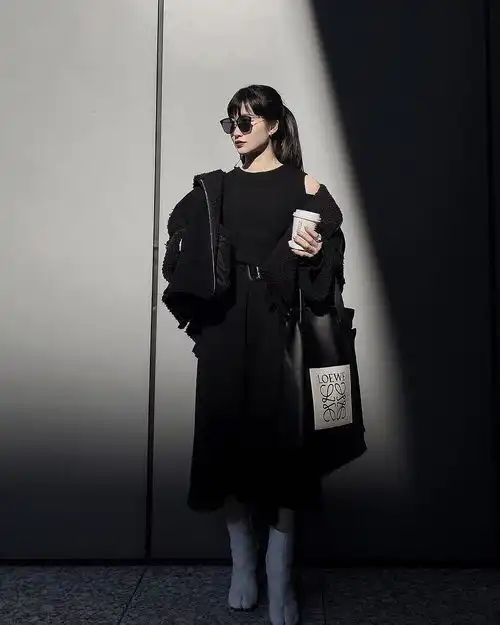 黑,是最纯粹的穿搭态度看3位日本女生如何诠释纯黑风格