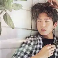 王世子在此速来舔屏韩星特辑之朴宝剑头像