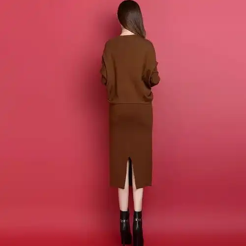 美丽不等于暴露,瞧下图女人这么穿,优雅有腔调,让男人心动不已