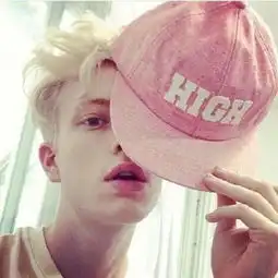 女装大佬爱的粉红色其实曾是最爷们儿的颜色