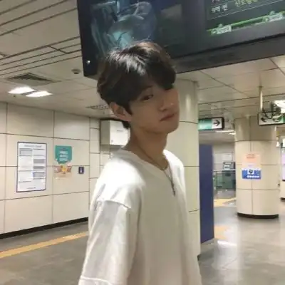 高清好看的成人帅气头像男生图片