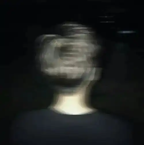 男子连续盗窃,群众拼出真面目