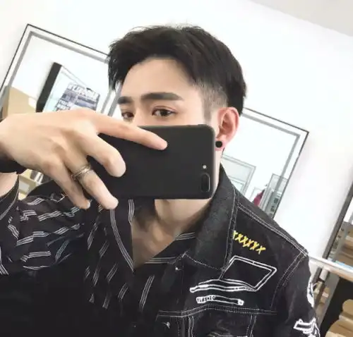 男票疯狂吃飞醋才有这3个表现,再不去哄哄,你们就凉凉了