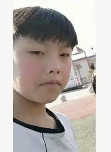 孩子你在哪儿黔南龙里县13岁男孩失联,穿草绿色校服,高1米4