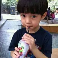 可爱小帅哥qq男生头像月牙般的眼眸