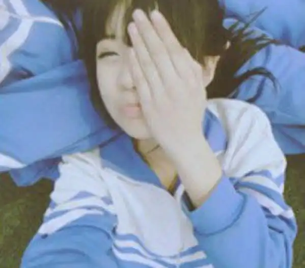 周小曼的哪首歌里有一句歌词是喜欢你孩子气的笑脸呀