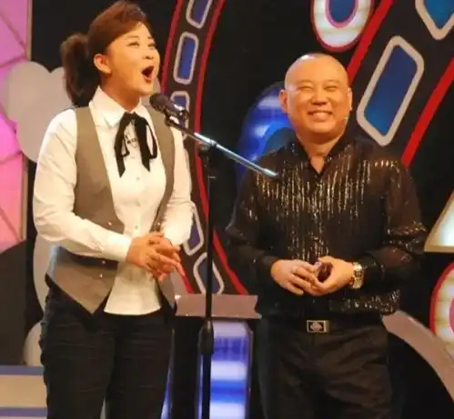 北漂住10平地下室,姐姐辍学供9年,恩师冯巩带她赚房租钱