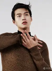 高清犬系男友魏大勋拍写真显露轻熟男人味