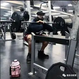 3年减了300斤,靠手术切掉多余的皮肤后,终于帅回来了