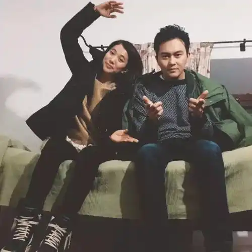 名创优品丨38岁吴尊独宠初恋22年,隐婚的背后,他们的爱情凭什么能超长待机