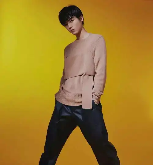 太有梗王俊凯被要求传授防晒方法,他则给出了家里蹲的答案