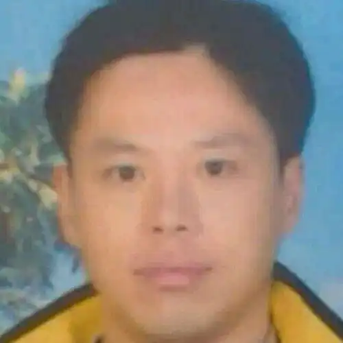 我四十岁,老公在外面有别的女人,即将离婚,有四十到五十岁的单身男人,要有稳定的收入经济条件比较好的