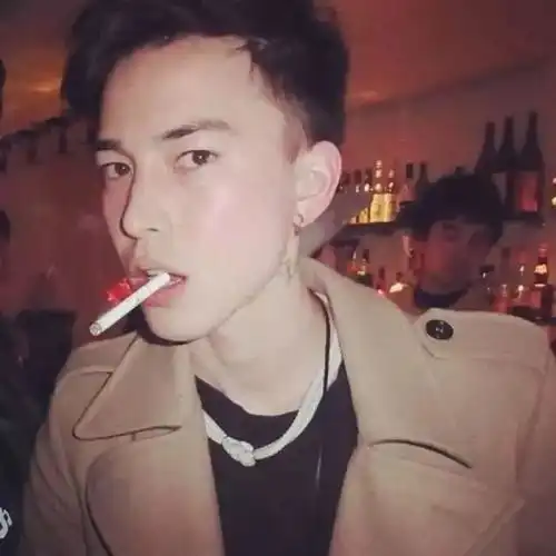 超准,抽烟人最喜欢用的头像