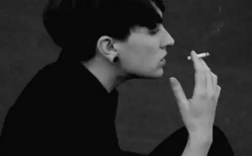 宝妈坐月子期间,不能让着4种人进月子房,不是迷信是为了宝宝好