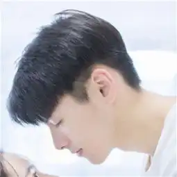 情侣头像一男一女分开